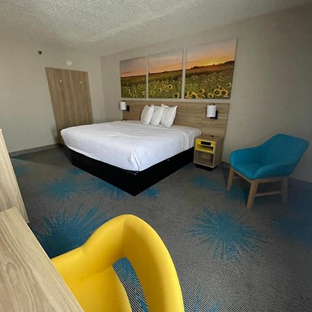 Days Inn By Wyndham Mandan Bismarck Area Exterior foto