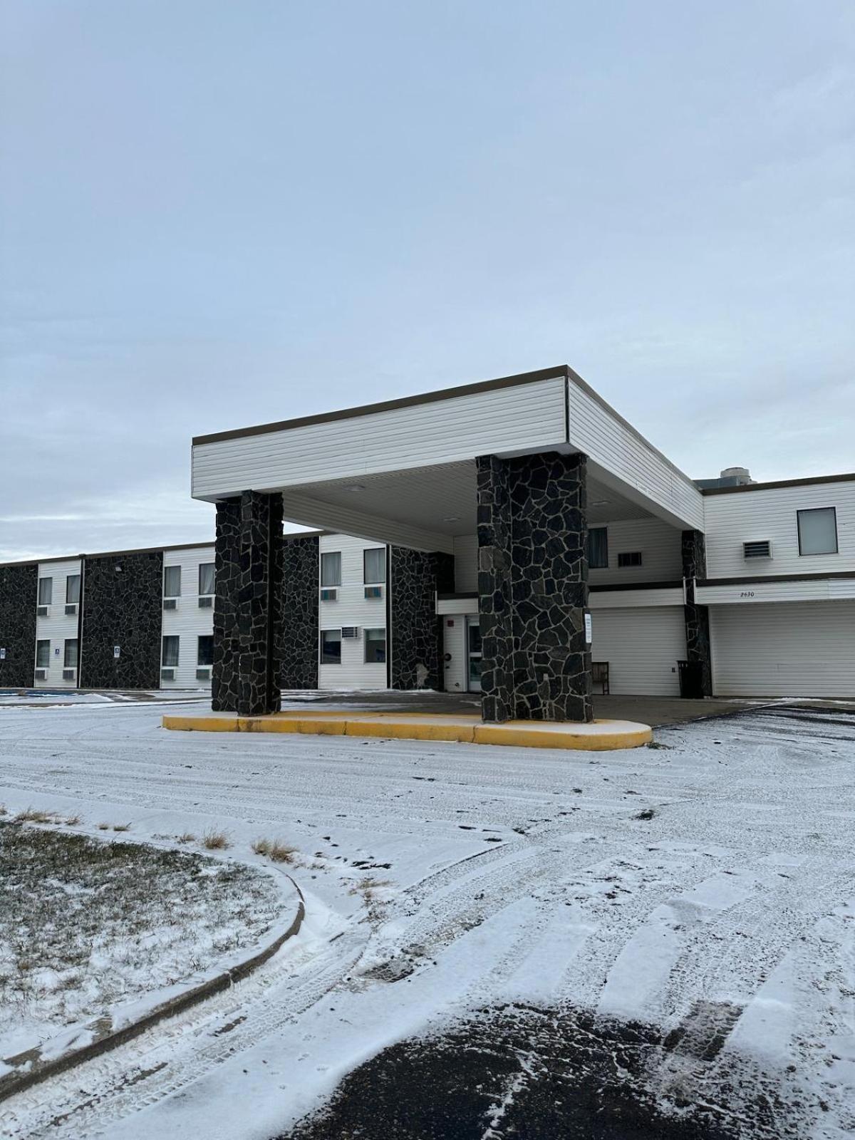 Days Inn By Wyndham Mandan Bismarck Area Exterior foto